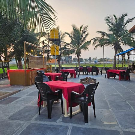 The King On The Rocks Resort Hampi Bagian luar foto